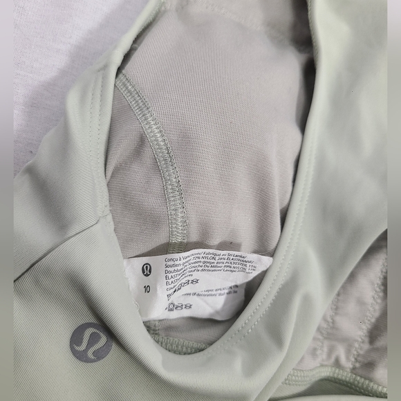 Lululemon Tough Train High-Neck Bra *Medium Support, C/D Cup size 10 - Picture 6 of 7